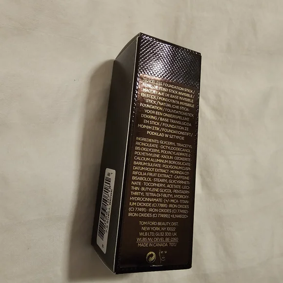 Tom Ford Traceless Foundation Stick in Shell Beige - Picture 6 of 6